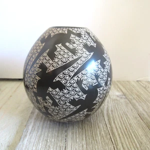 5" Pottery Santiago Ortega Black and White Pottery Lizard Graphic - Picture 1 of 6
