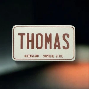 Novelty Queensland Style Mini Number Plate 90mm x 50mm (Red) | Toy | Custom | Ca - Imagen 1 de 2