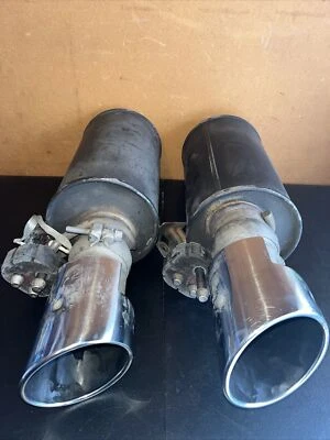 DODGE CARGADOR SRT 2015-2021 OEM SILENCIADOR ESCAPE TRASERO TUBO DE ESCAPE PUNTAS Foto 1 de 4