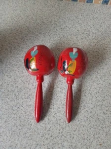 Par de Maracas de Coco Vintage ROJAS México Pintadas a Mano Aprox 7.5 Pulgadas - Imagen 1 de 2