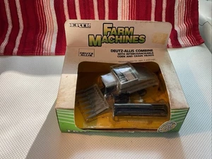 Ertl Farm Machines 1/64 Deutz Allis R50 Gleaner Combine w/2 Heads #1284 NIB - Picture 1 of 4