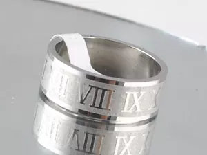 Promozione! Anello Gioiello Donna Uomo Ado Acciaio Nuovo Incisione Numeri Romani - Picture 1 of 1