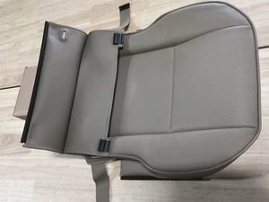 LAND ROVER DISCOVERY 2 1999-2002 BEIGE 3-RD ROW REAR SEAT CUSHION HPA000150SUC - Bild 1 von 15