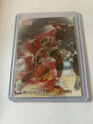 1998-99 SkyBox Premium Michael Jordan Card #23 - Image 1 of 2