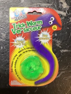 JOKE ZONE  / CTG   GREEN TRICK WORM / MAGIC WORM CREEPY CRAWLY FUN   # 07428 F/S - Picture 1 of 8