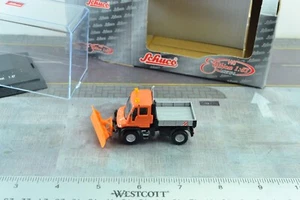 Schuco 21686 Unimog U300 Truck w/ Snow Plow Orange Diecast 1:87 HO Scale - Picture 1 of 4