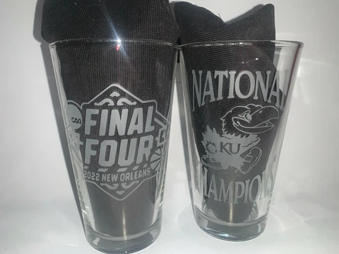 2022 FINAL FOUR NATIONAL CHAMPION KANSAS JAYHAWKS ETCHED 16 oz PINT GLASSES NEW Cover
