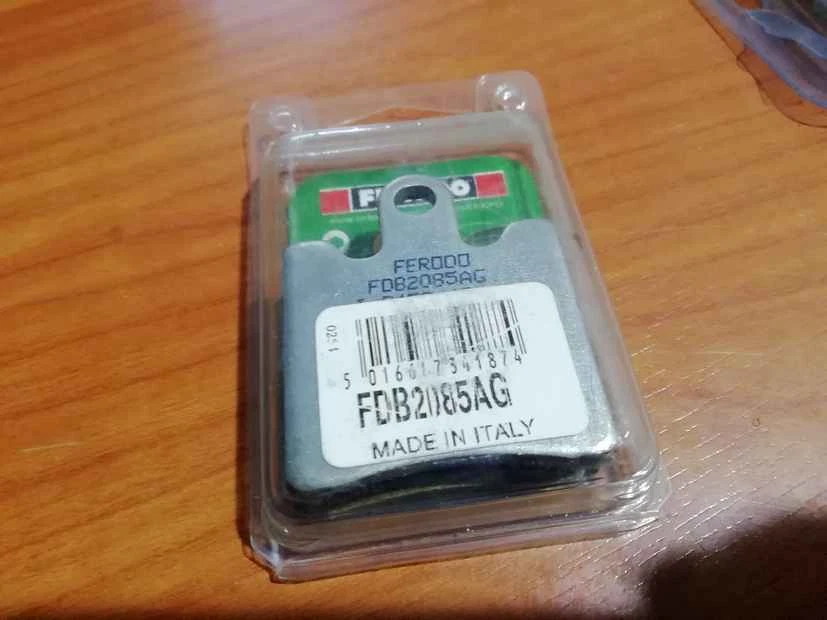 COPPIA PASTIGLIE FRENO ANTERIORE SUZUKI BURGMAN 250 400 FERODO FDB2085AG - Immagine 1 di 1