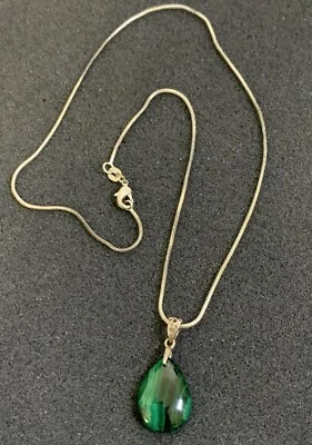 Collar de cadena 925 con colgante de piedra verde lágrima de malaquita de 17" Foto 1 de 4
