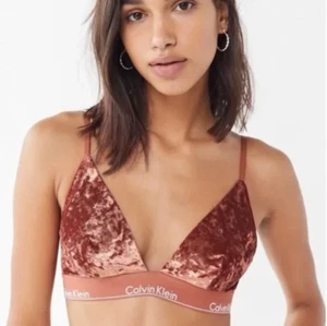 CALVIN KLEIN - SIZE S CRUSHED VELVET TRIANGLE BRALETTE - RUST - Picture 1 of 4