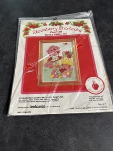Kit de punto de cruz contado albóndigas de fresa y manzana 1982 vintage como nuevo - Imagen 1 de 3