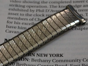 Bonita correa de reloj vintage hecha en Hong Kong de 16 a 19 mm S.S. para hombre -HKSS0820 - Imagen 1 de 7