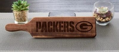 Tábua de servir gravada em madeira de acácia Green Bay Packers 12 x 2,5 presente caverna do homem - Imagem 1 de 3
