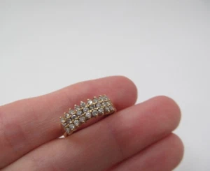 Anillo brillante vintage de oro amarillo de 14 quilates con pavé de diamantes de varias filas talla 7,25 - Imagen 1 de 7