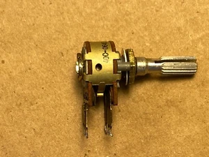 Potenciómetro de graves/tonos agudos original Kenwood KR-4400 40C-0640130-50K - Imagen 1 de 6