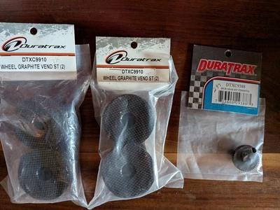 Duratrax 1/18 Vendetta ST Graphite Rims And 45t Spur Gear - Image 1 of 3