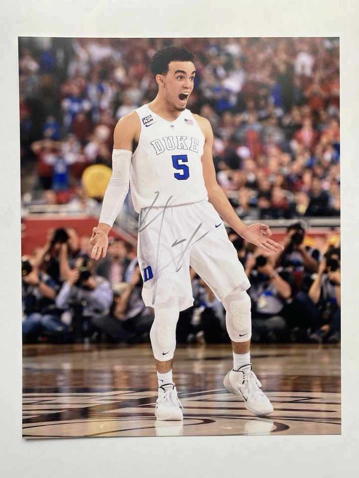 Foto firmada autografiada de baloncesto de los Duke Blue Devils de Tyus Jones Foto 1 de 1