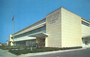 US Post Office St Petersburg Florida 1963 Postcard - Picture 1 of 2