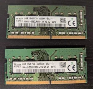 Two SK Hynix 8 GB DDR4 Laptop RAM 1Rx8 PC4-3200AA-SA2-11 - Imagen 1 de 2