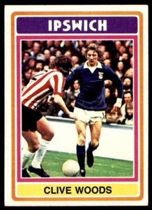 Topps Football Blue/Grey 1976 (B1) Clive Woods Ipswich Town No. 215
