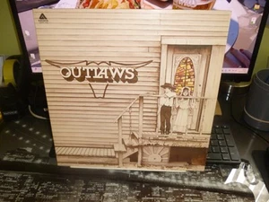 OUTLAWS. " OUTLAWS " LP UK 1975 G/F. ARISTA LABEL. ORIG NM. - Picture 1 of 5