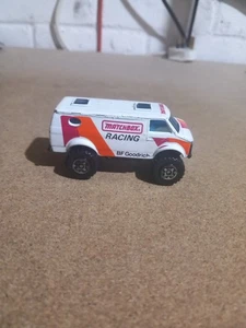 MATCHBOX 4x4 CHEVY VAN 1981 MATCHBOX RACING BF GOODRICH VINTAGE - Foto 1 di 5