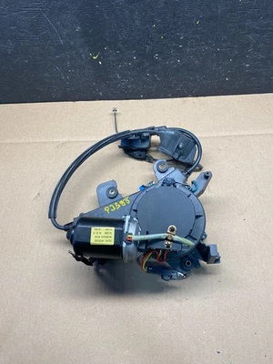 2007-2014 Kia Sedona Left Electric Power Sliding Door Motor Regulator P3588 DG - Image 1 of 4