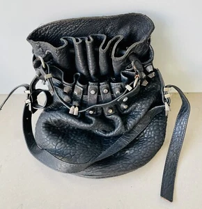 Alexander Wang, Diego Bucket Bag, cuero negro con herrajes de níquel - Imagen 1 de 9