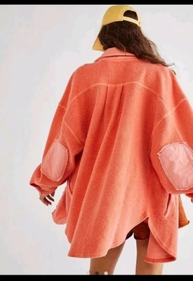 Jaqueta Camisa de Lã Free People Rubi Oversized em Bolsos Rosa/Pêssego com Botões  - Imagem 1 de 4