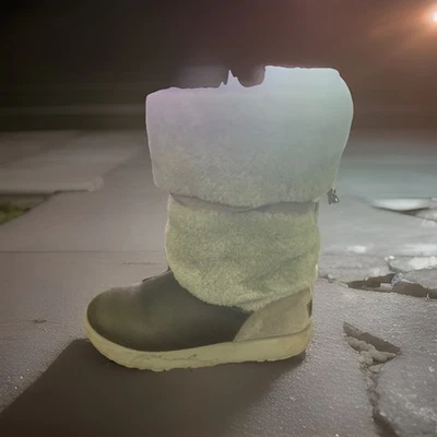 UGG, Women's Lilyan Shearling Tall Gray Boots, Sz 7. - Image 1 of 4