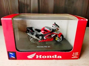 Nuevo Ray Toys Honda RC51 RVT1000R 1:32 motocicleta diecast rojo sin usar... - Imagen 1 de 7