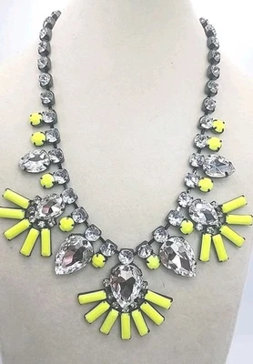 Collar babero llamativo tono plata diamantes de imitación transparentes con detalles amarillos neón 24" Foto 1 de 4
