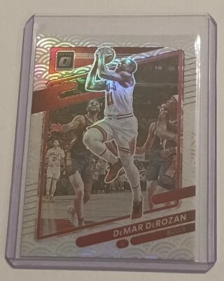 DEMAR DEROZAN 2021-22 PANINI DONRUSS OPTIC PHOTON PRIZM CHICAGO BULLS SSP RARE - Image 1 of 2
