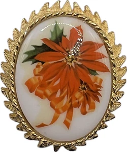 Dodds 1950s Vintage Poinsettia Flower Cameo Brooch White Glass Christmas Jewelry - Picture 1 of 7