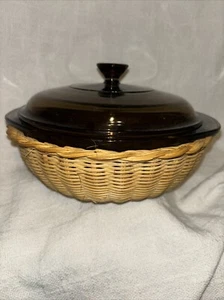 PYREX Visions Amber Brown Casserole Dish with Lid and Woven Rattan Basket - Picture 1 of 7