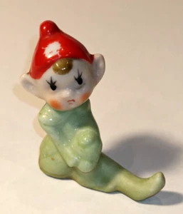 Vtg Red Hat Green CHRISTMAS PIXIE ELF Sitting CERAMIC FIGURINE JAPAN - Picture 1 of 4