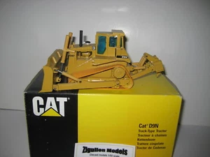 CATERPILLAR D 9 N PLANIERRAUPE PACMAN STRIPES LOGO #298.2 NZG 1:50 OVP - Picture 1 of 2