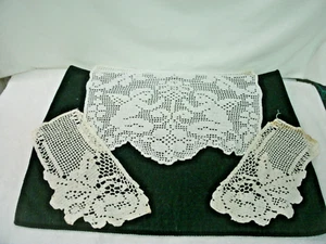 1940' Antimacassar Set- 3 pc--Angel/Cherub---Ecru- Hand-Crocheted-Orig - Picture 1 of 1