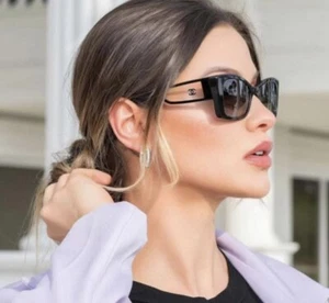 Occhiali da sole donna Chanel bianco e nero - Foto 1 di 15