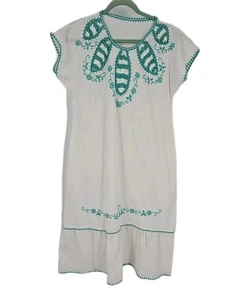 Nuevo sin etiquetas Vestido Mexicano Mano Oaxaca Bordado Floral Verde Azulado Algodón - Talla Pequeña - Imagen 1 de 17