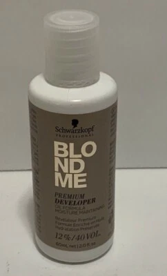 SCHWARZKOPF BLONDE ME PREMIUM OIL FORMULA 12% 40 VOL DEVELOPER 2.0 OZ Foto 1 de 4