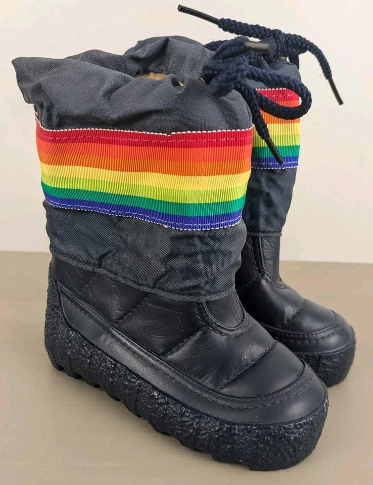 Vintage 70s 80s Rainbow Stripe Kids Snow Boots Waterproof USA Size 6 Boys Girls - Image 1 of 4