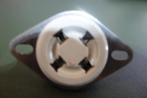 Vintage USA Made 4 Pin 1 3/4" Mounting Ceramic Tube Sockets NOS - Picture 1 of 2
