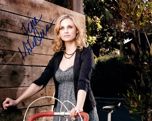 FIONA GUBELMANN hand-signed WILFRED 8x10 w/ uacc rd coa OUTDOOR COLOR CLOSEUP - Picture 1 of 2