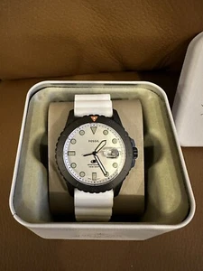 Fossil White Dive Silicone Strap White Dial Quartz FS5994 100M Men's Watch - Picture 1 of 12