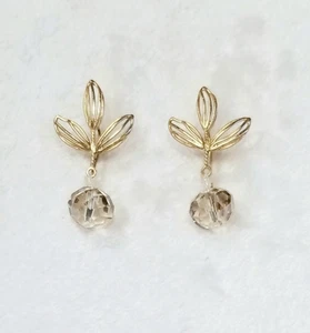 Made with SWAROVSKI CRYSTAL femme gold-tone leaf pierced goop favorite earrings - Picture 1 of 6