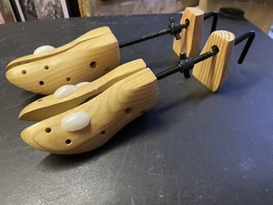 Adjustable Wooden Shoe Stretcher X2. - Picture 1 of 2