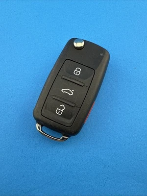 USED OEM Volkswagen Keyless Remote Fob 4-Button - 5K0837202BP NBGF593N - TESTED - Image 1 of 3