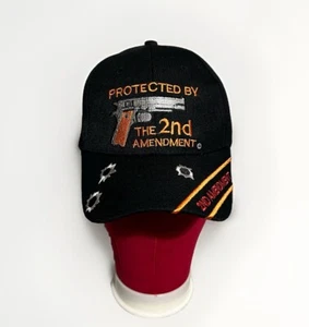Cappello da baseball PROTETTO DAL 2° EMENDAMENTO ricamato 1911 semiautomatico nero - Foto 1 di 11