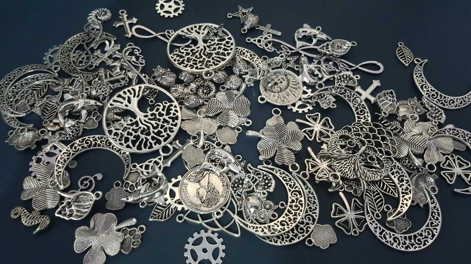 150 gr CHARMS misti MISTO charm CIONDOLI PENDENTI IN ARGENTO TIBETANO ciondolo - Immagine 1 di 1